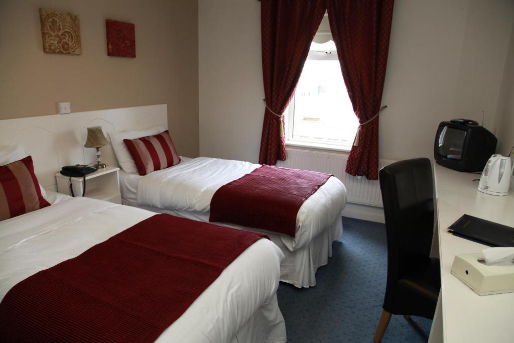 Dalton Inn Hotel Claremorris Quarto foto